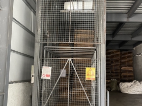 導(dǎo)軌式液壓升降平臺